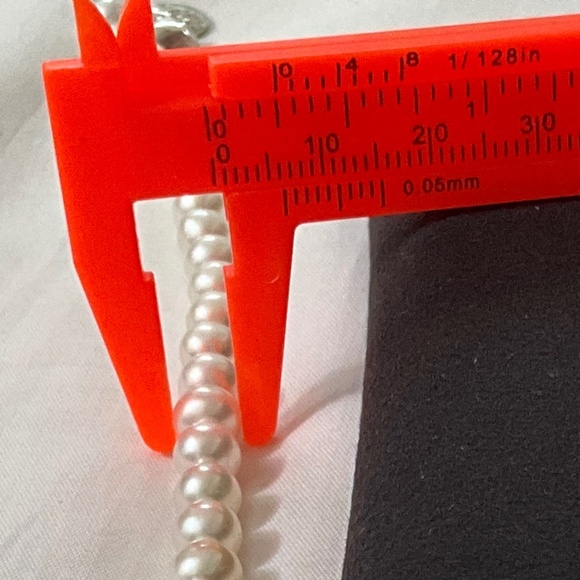 TIFFANY & CO. Ziegfeld Collection Freshwater Pearl Strand Necklace - Picture 9 of 16